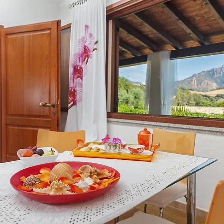 Сasa de vacaciones Casa Hedera With Pool Tertenìa